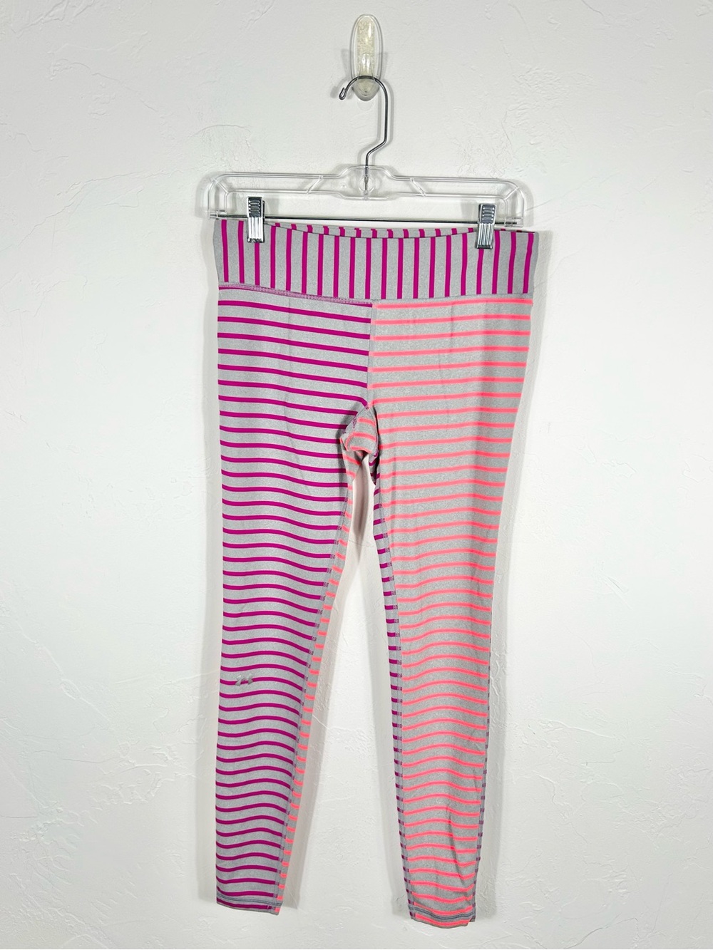 Under Armour HeatGear Women’s Medium Striped Fitted Leggings Pink Gray M